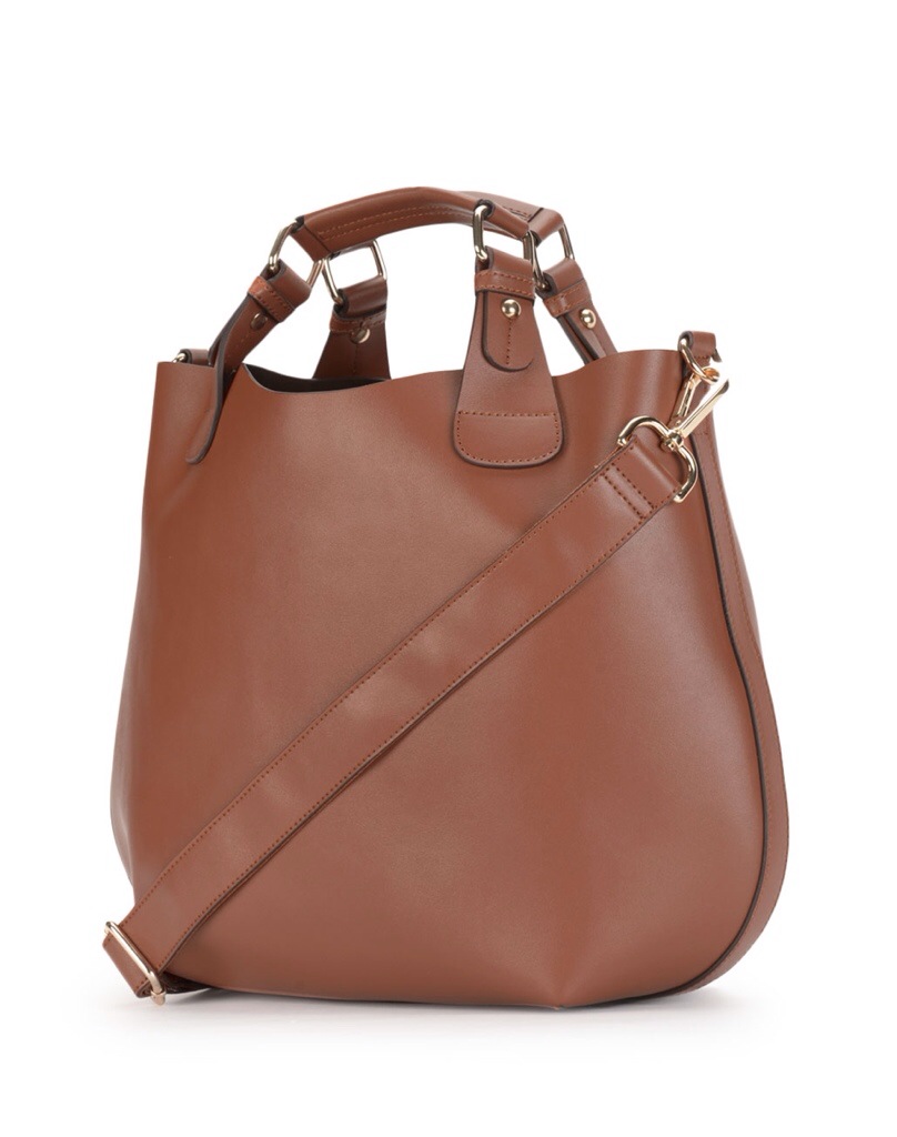 Danier, Danier Leather, Holiday wishlist, holiday wish list, bag, purse, handbag, tote, leather bag, Canadian designer, Canadian brand, Canadian retailer, shopping, retail, elana camille