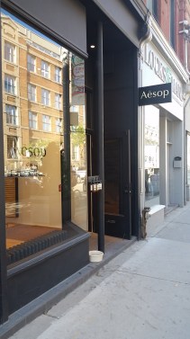 store front, Toronto store, Queen St, Queen St., Queen Street West, Toronto neighbourhood, Aesop storefront, Aesop design, Toronto beauty, Toronto beauty blogger, beauty blogger, Canadian Beauty Blogger, Canadian blogger, Toronto fashion, Toronto fashion blogger